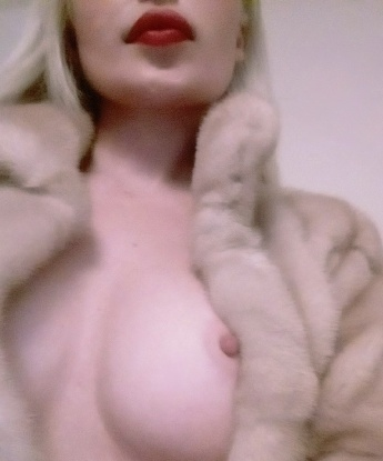 Со мной ты познаешь истинное наслаждение и страсть. 💋
Я обладаю нежными руками, умелыми губами и непревзойденной фигурой, которая вызывает желание. Встреча со мной – это настоящий коктейль из удовольствия и релаксации.
У меня есть немало способностей, которые помогут нам окунуться в мир наслаждения. Мы можем провести интимные моменты вдвоем или попробовать что-то новое, я люблю экспериментировать 😉
Мои услуги – это искусство, которым я владею как никто другой. Я обеспечу тебе незабываемое время, которое останется в твоей памяти надолго. 💫
У меня округлые формы, и наши встречи всегда проходят в уютной обстановке, где есть все условия для твоего комфорта. 🌟
Не веришь? Мои довольные клиенты оставляют только положительные отзывы, которые говорят сами за себя.
Я живу в Москве, поэтому наша ближайшая встреча будет именно здесь, в этом волшебном городе. 🌃
Приготовься к незабываемым эмоциям и безумному удовольствию – вместе мы окунемся в океан страсти. Я жду тебя, милый! 💕 Виктория